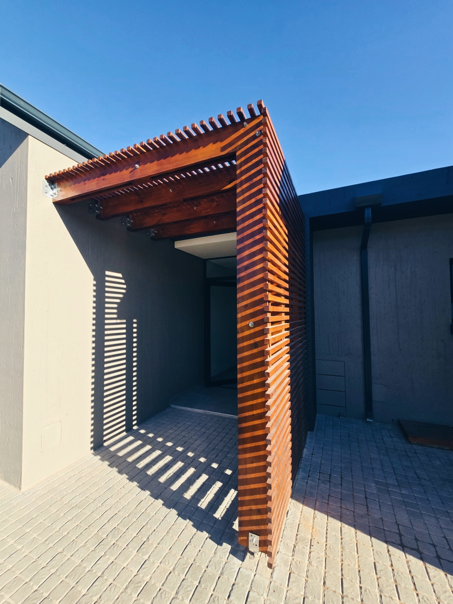 5 Bedroom Property for Sale in Outeniquasbosch Western Cape